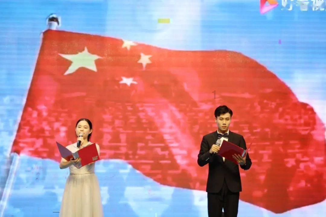 救援旅行男孩